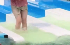 楚雄游泳小姐姐,泳姿曼妙，展现青春风采